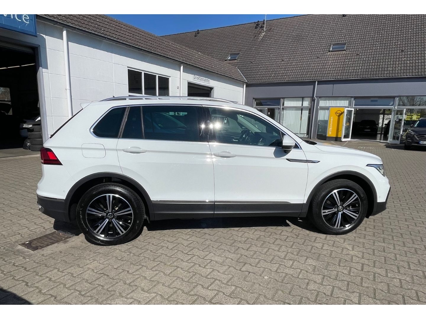 Volkswagen Tiguan Elegance 1.5 TSI - Samsaru's Car Outlet