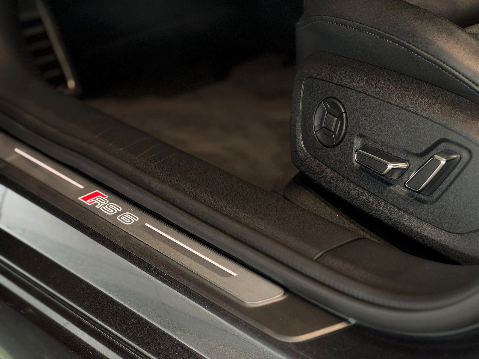 Audi RS6 performance exclusive*Pano*Laser*StHzg*B&O*