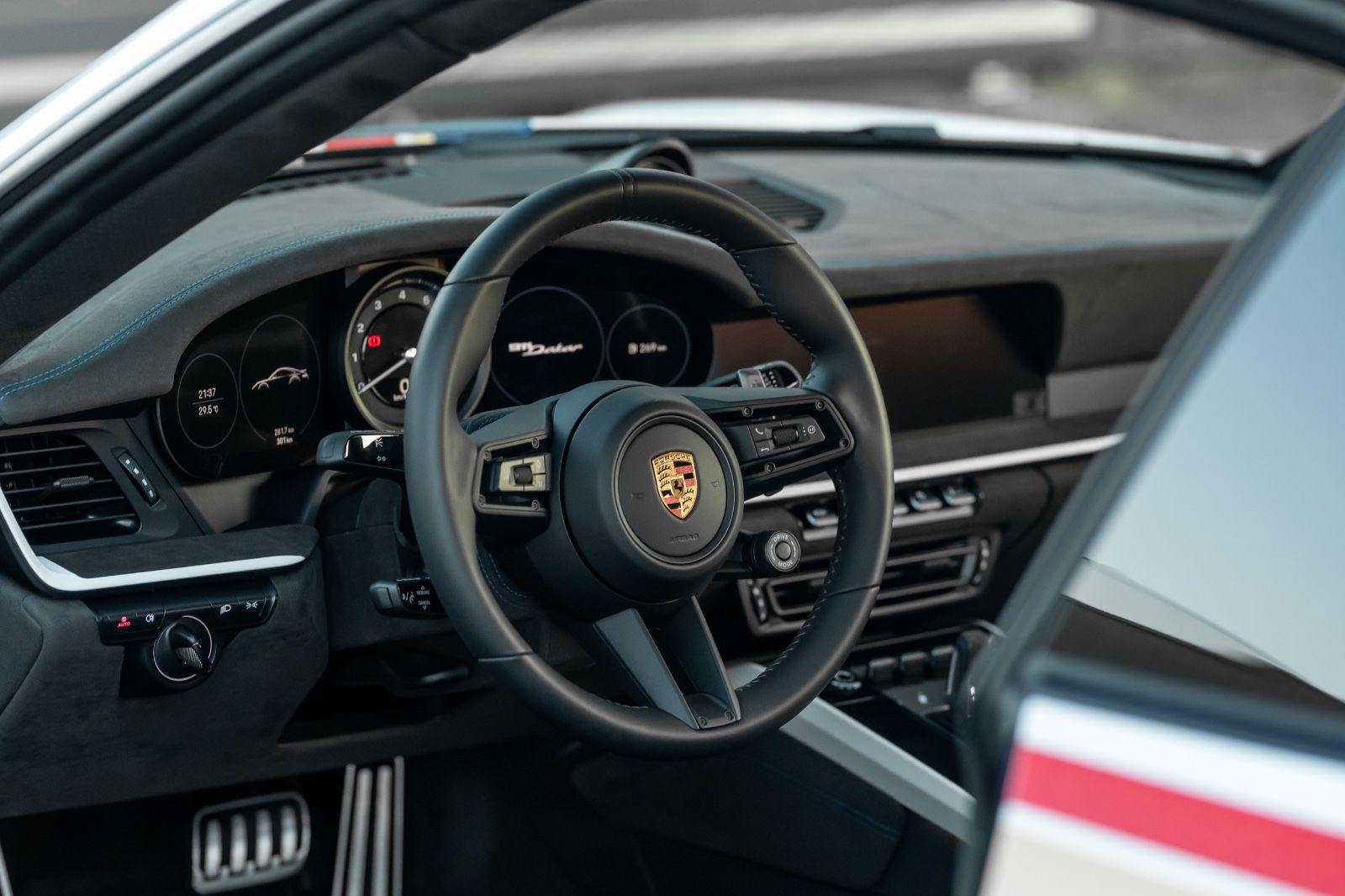 Porsche 992 DAKAR ROUGHROADS RALLY DESIGN & SPORT 2024 - Samsaru's Car Outlet