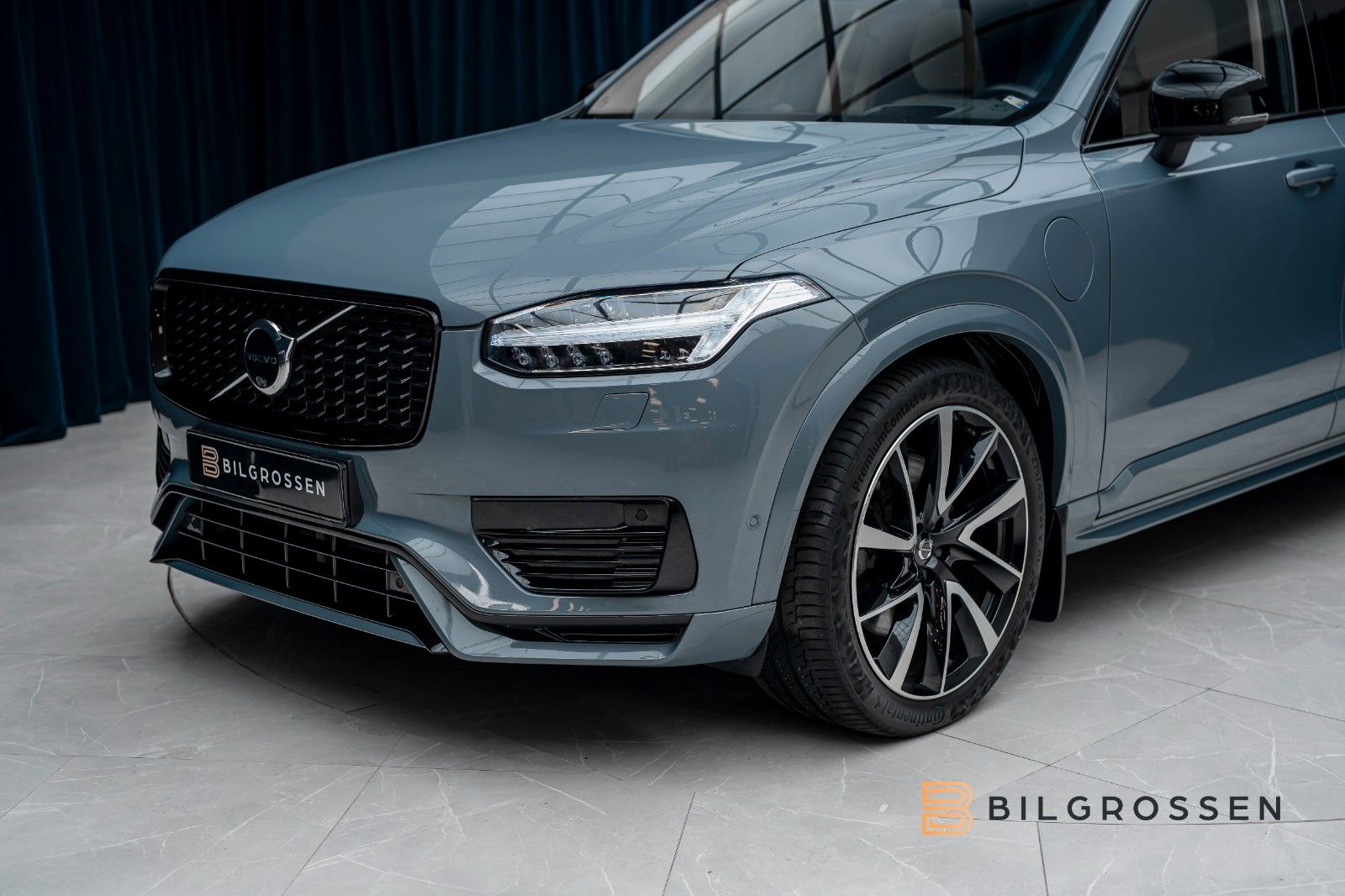 Volvo XC90 T8 Recharge Ultimate Dark B&W Pano HUD