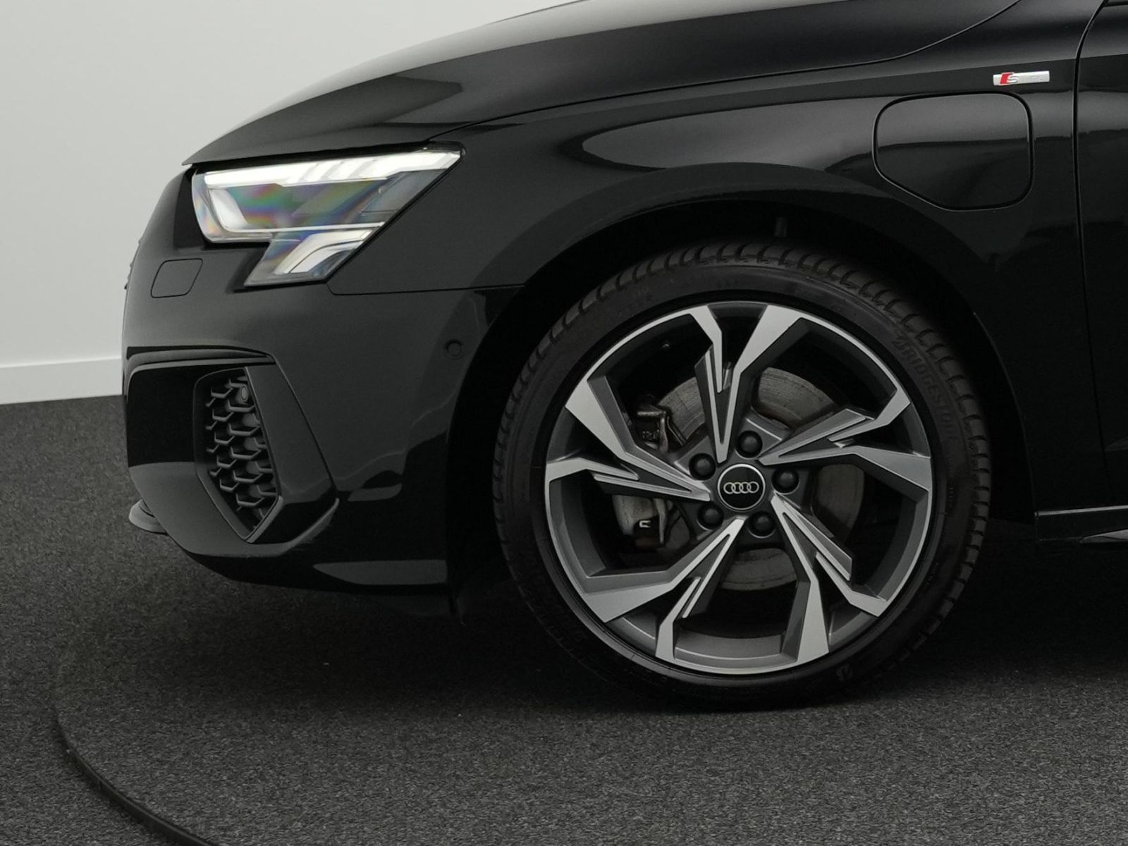 Audi A3 Sportback 2x S line 40 TFSIe *ACC*AHK*LED*18*