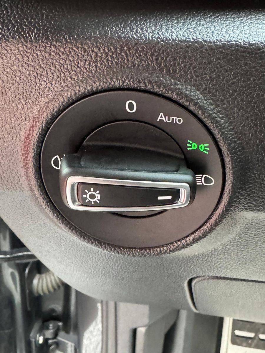 Volkswagen T-Roc 1.5 TSI DSG - Samsaru's Car Outlet