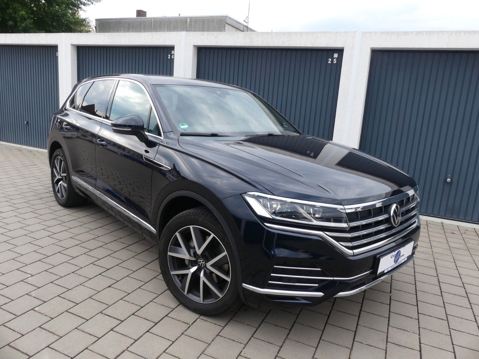Volkswagen Touareg Elegance 4Motion - Samsaru's Car Outlet