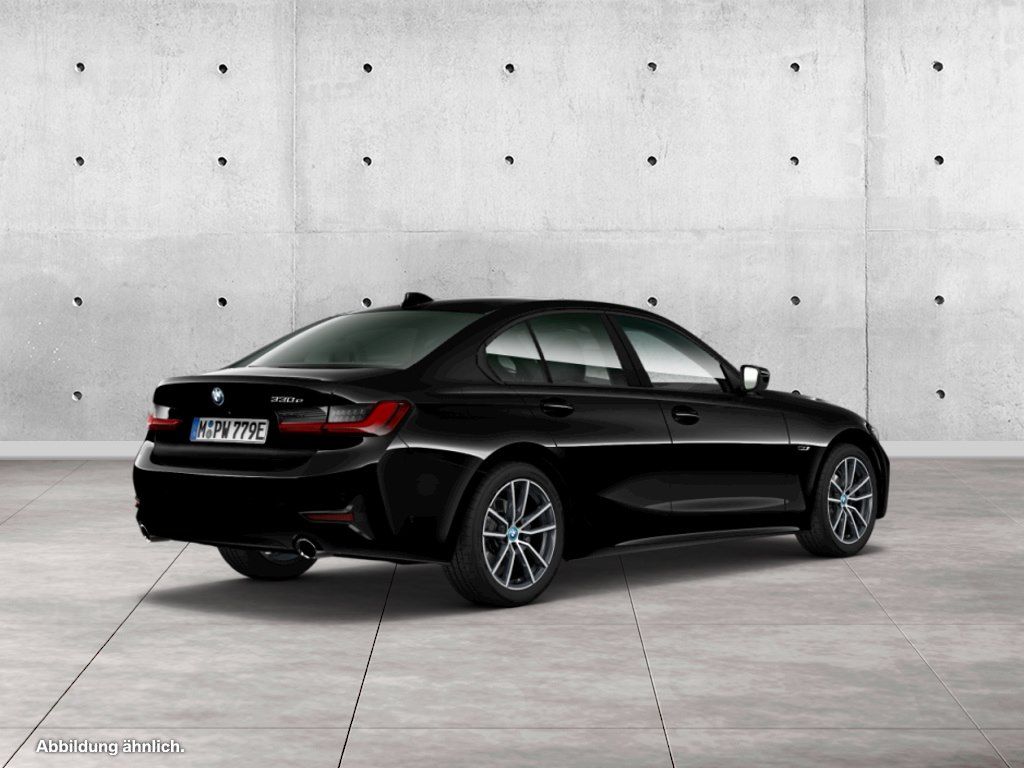 BMW 330e A - Samsaru's Car Outlet