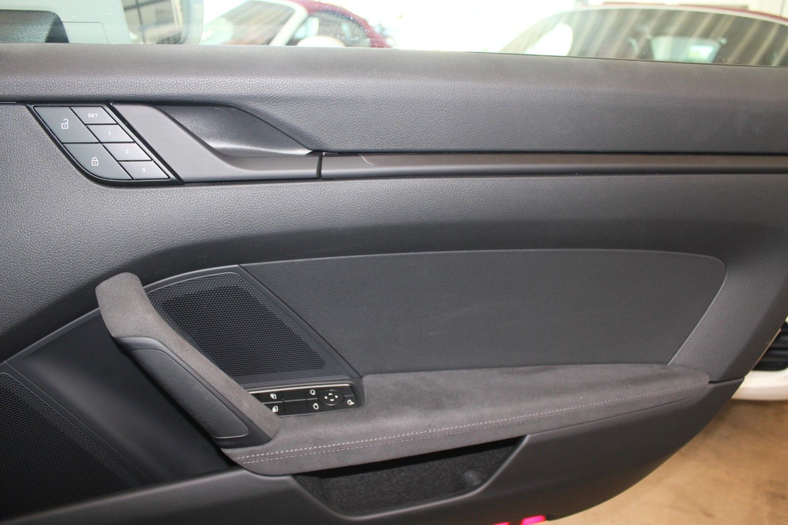 Porsche 992 Carrera 4 GTS RHD/ACC/Sportabgas/Lift/S-Dach