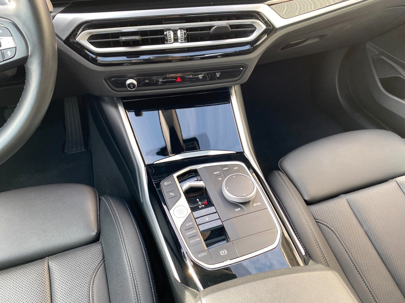 BMW 330d xDrive | Head-Up Display*Vollleder*1.Hand!