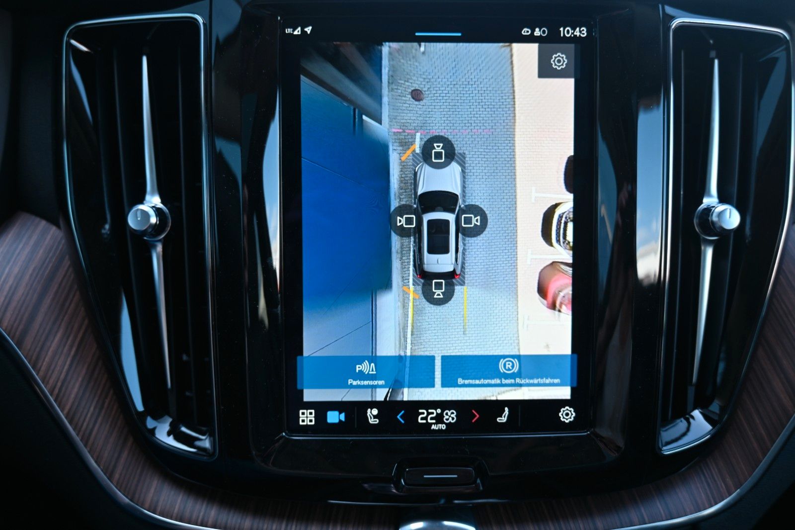 Volvo XC60 T6 AWD RC Plus Bright*PANO*360*Luft*H&K*ACC