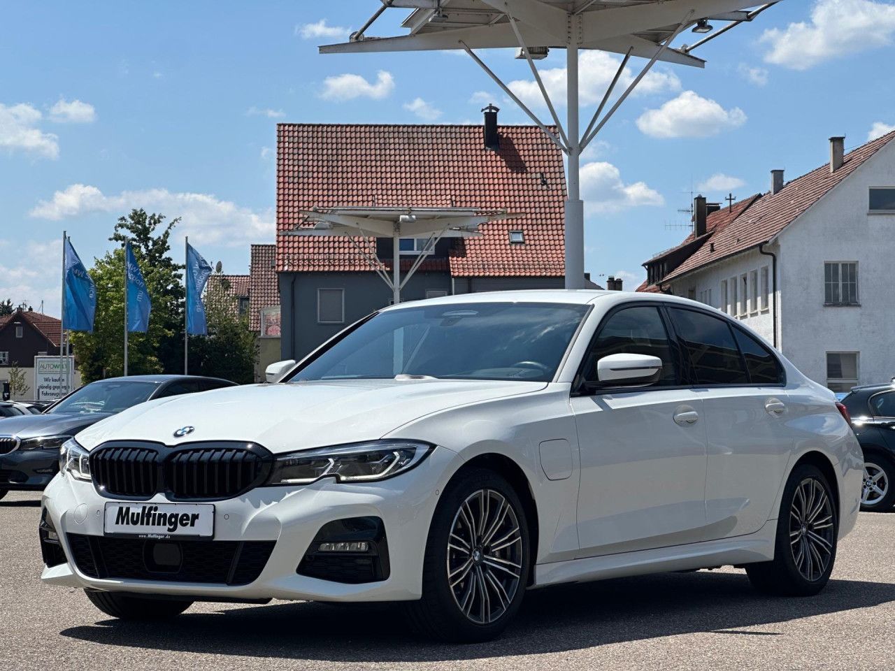BMW 330e M Sport - Samsaru's Car Outlet