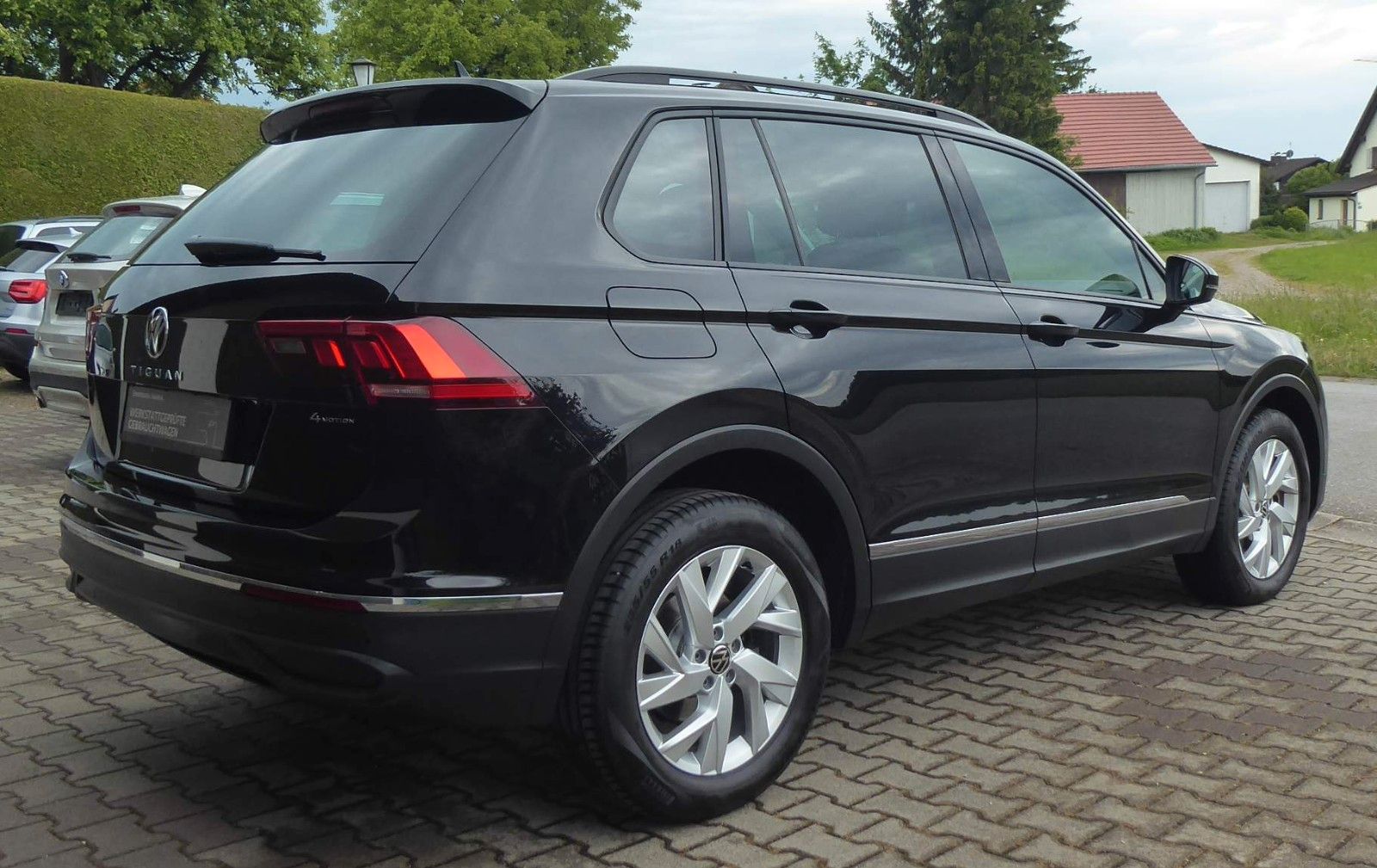 Volkswagen Tiguan Life 4Motion 2.0 TDI - Samsaru's Car Outlet