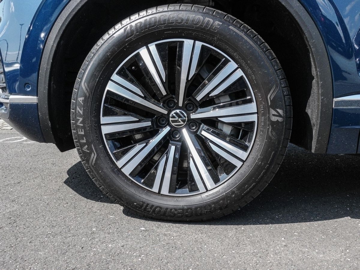 Volkswagen Touareg 3.0 eTSI eHybrid 4Motion - Samsaru's Car Outlet