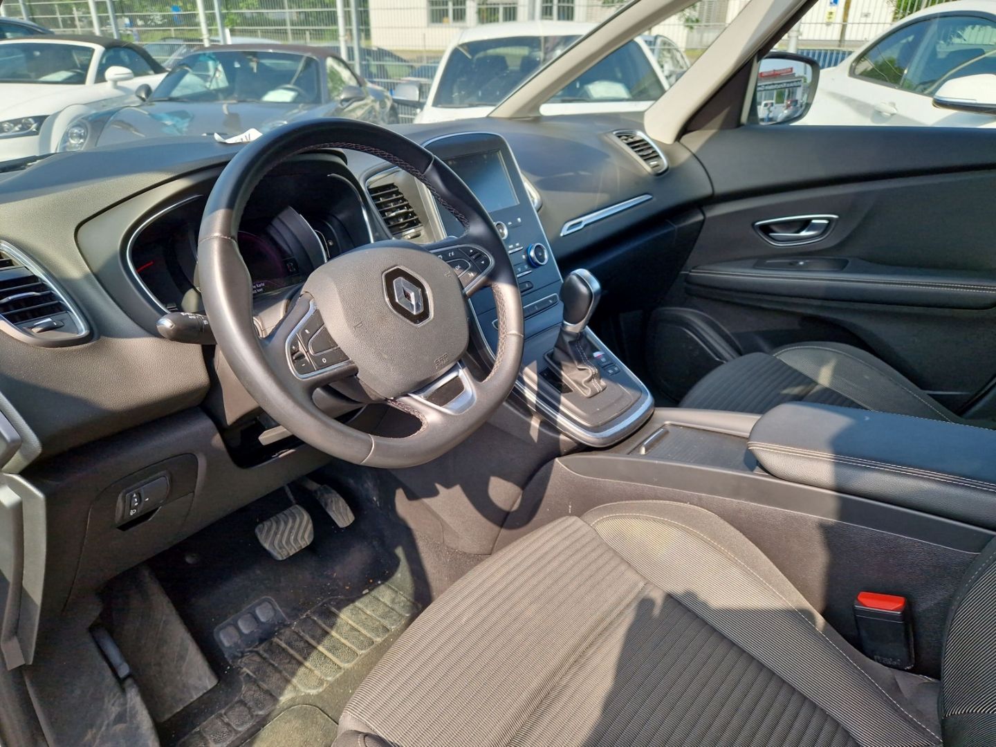 Renault Grand Scenic IV Limited 1.7 BLUE dCi 120 - Samsaru's Car Outlet