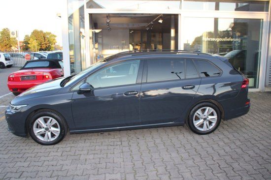 Volkswagen Golf VIII Variant 1.5 eTSI Life DSG - Samsaru's Car Outlet