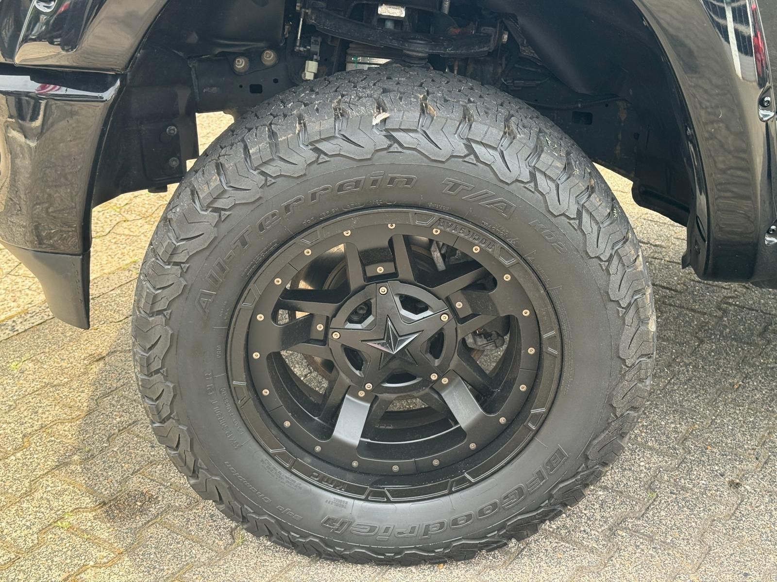 Dodge RAM 5.7 V8 Laramie Night Umbau +LPG +teilb. Heck