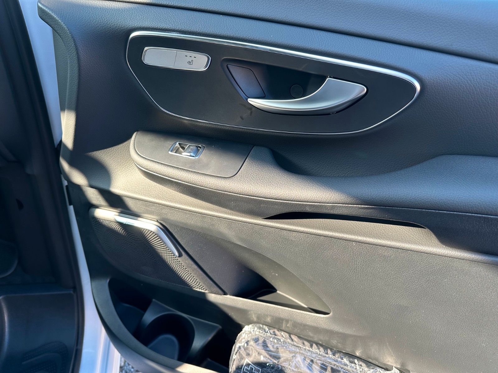 Mercedes-Benz V 220 d - Samsaru's Car Outlet