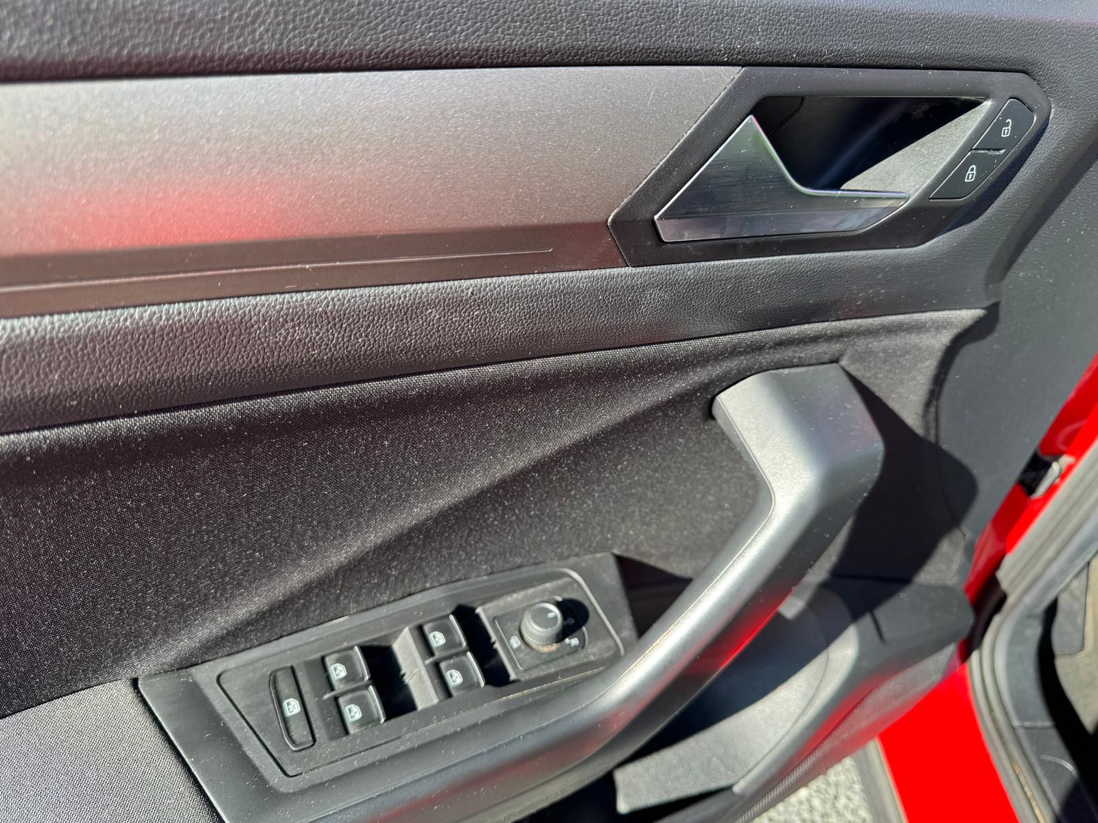 Volkswagen T-Roc 2.0 TDI Style - Samsaru's Car Outlet