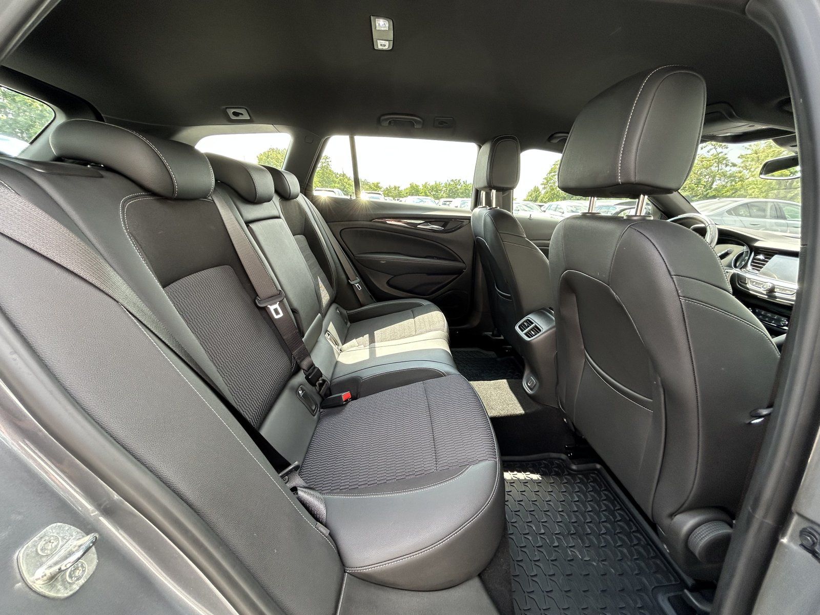 Opel Insignia 2.0 CDTI Business - Samsaru's Car Outlet