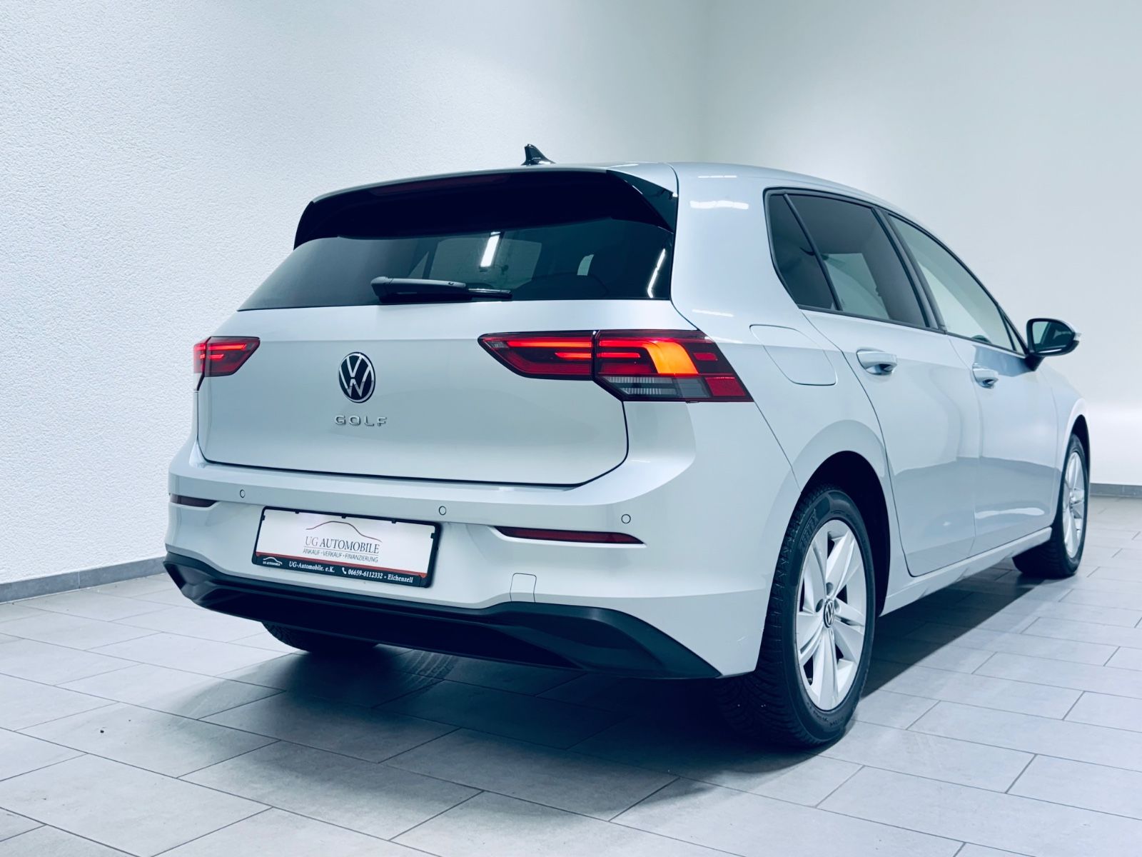 Volkswagen Golf VIII Life 2.0 TDI - Samsaru's Car Outlet