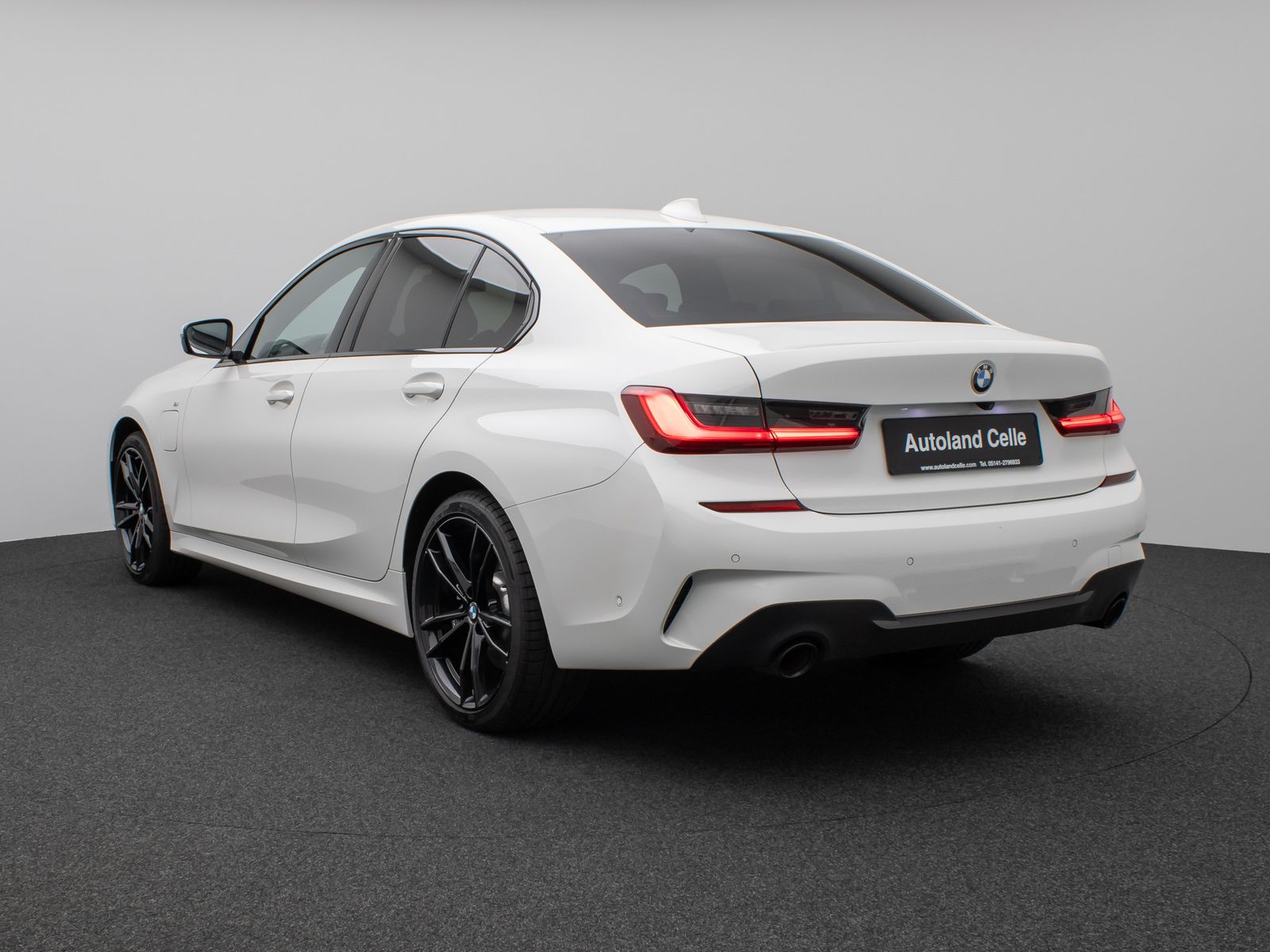 BMW 320e M Sport - Samsaru's Car Outlet