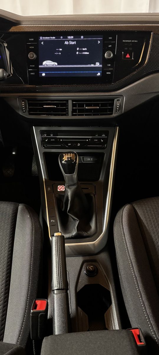 Volkswagen Taigo 1.0 TSI Life - Samsaru's Car Outlet