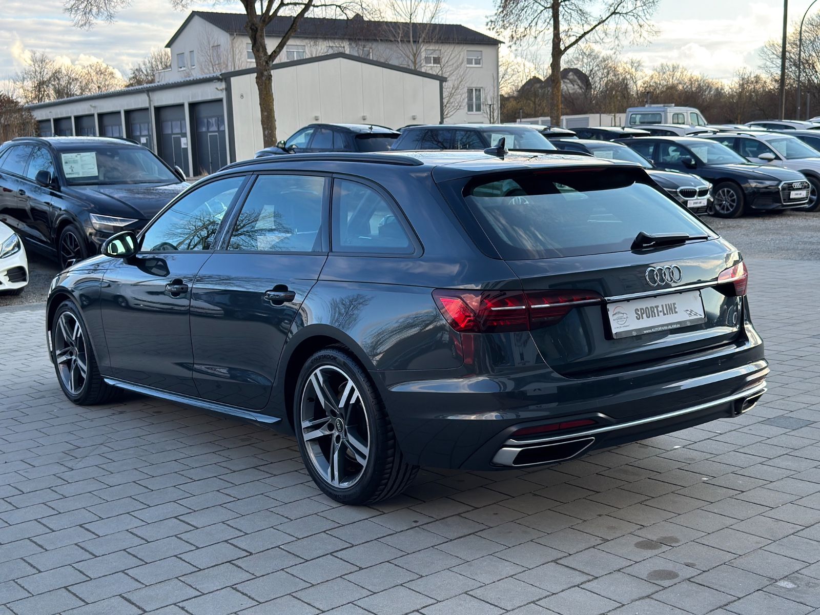 Audi A4 Av.40 TDI advanced S-Tr. - Samsaru's Car Outlet