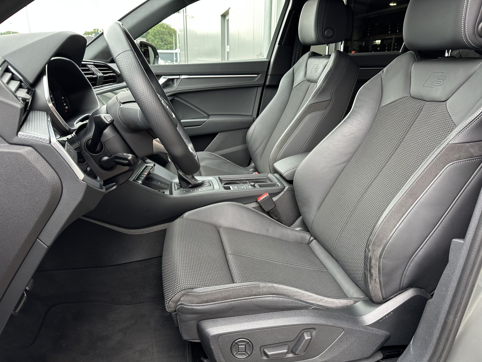 Audi Q3 40 TDI Quattro S-Line - Samsaru's Car Outlet