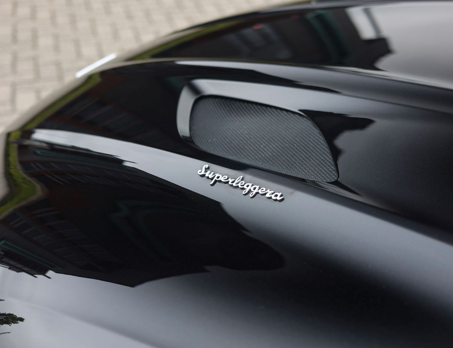 Aston Martin DBS Superleggera 5.2 V12 | B&O - Carbon