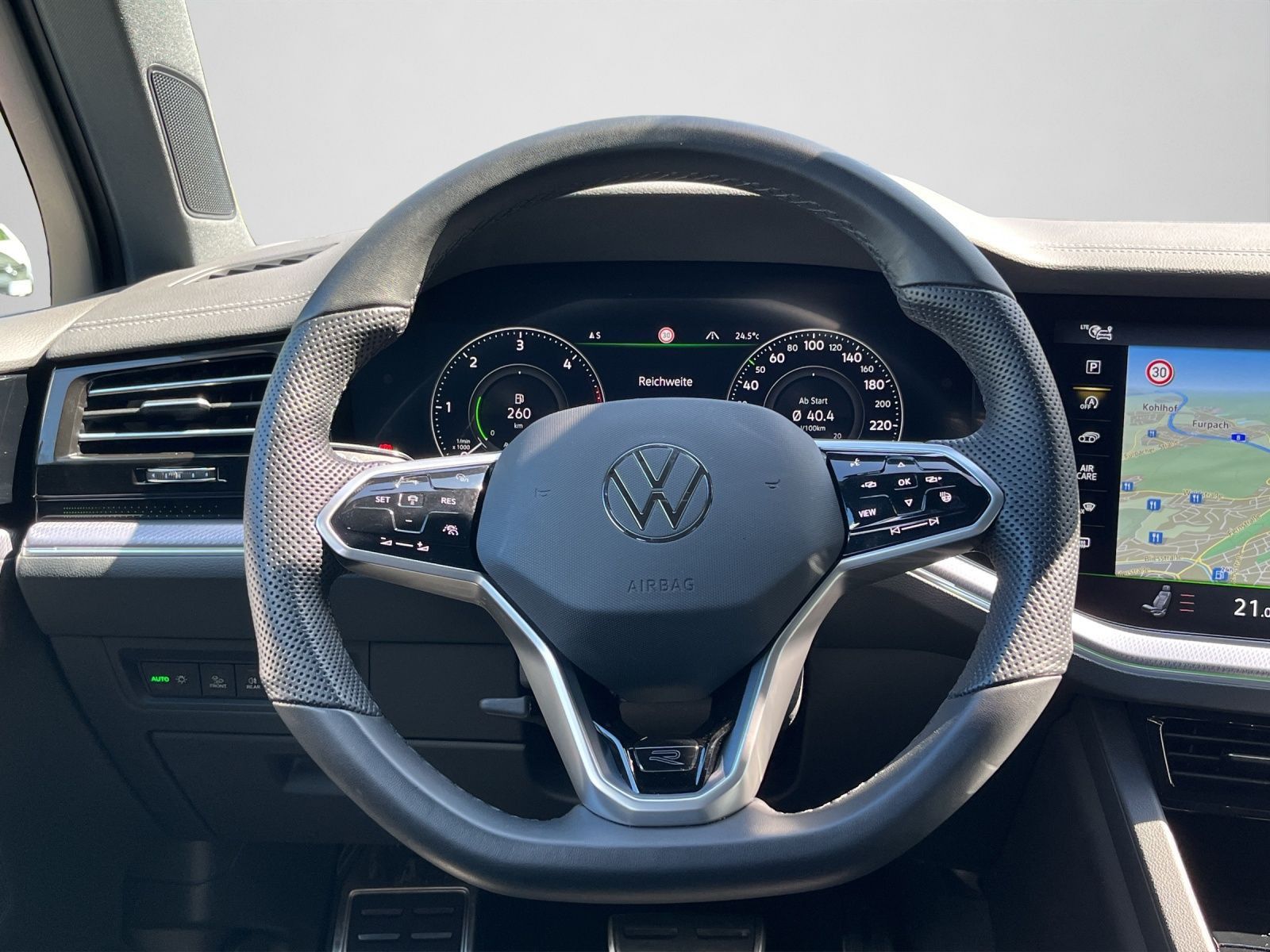 Volkswagen Touareg R-Line 3.0 TDI 4MOTION - Samsaru's Car Outlet