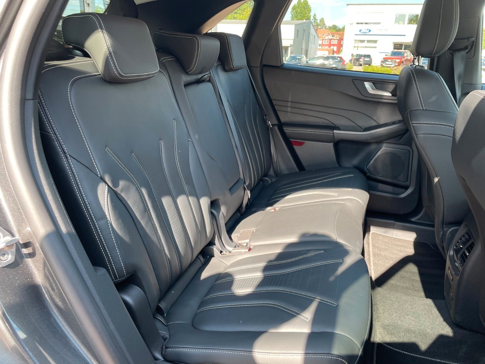 Ford Kuga FHEV Vignale - Samsaru's Car Outlet