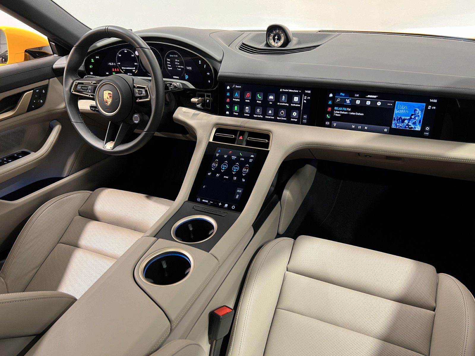 Porsche Taycan Cross Turismo 4S
