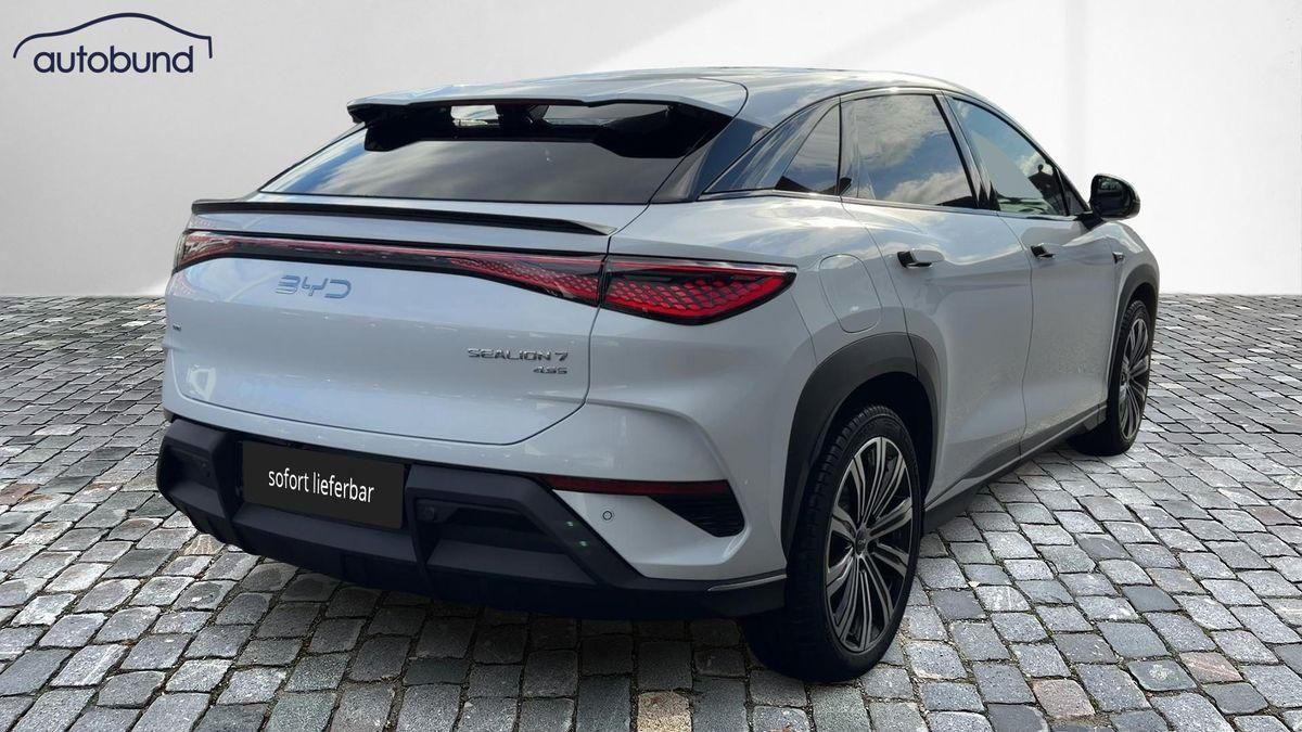 BYD Sealion 7