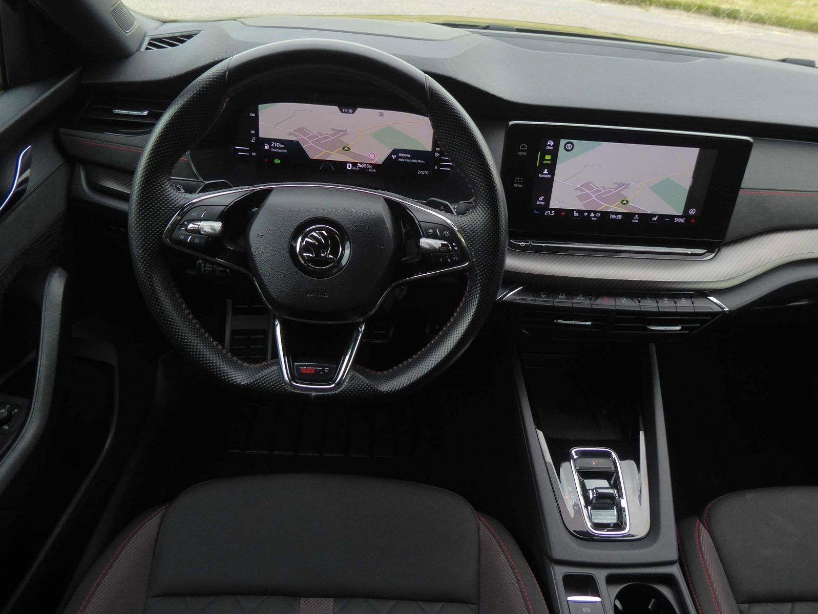 Skoda Octavia Combi RS - Samsaru's Car Outlet