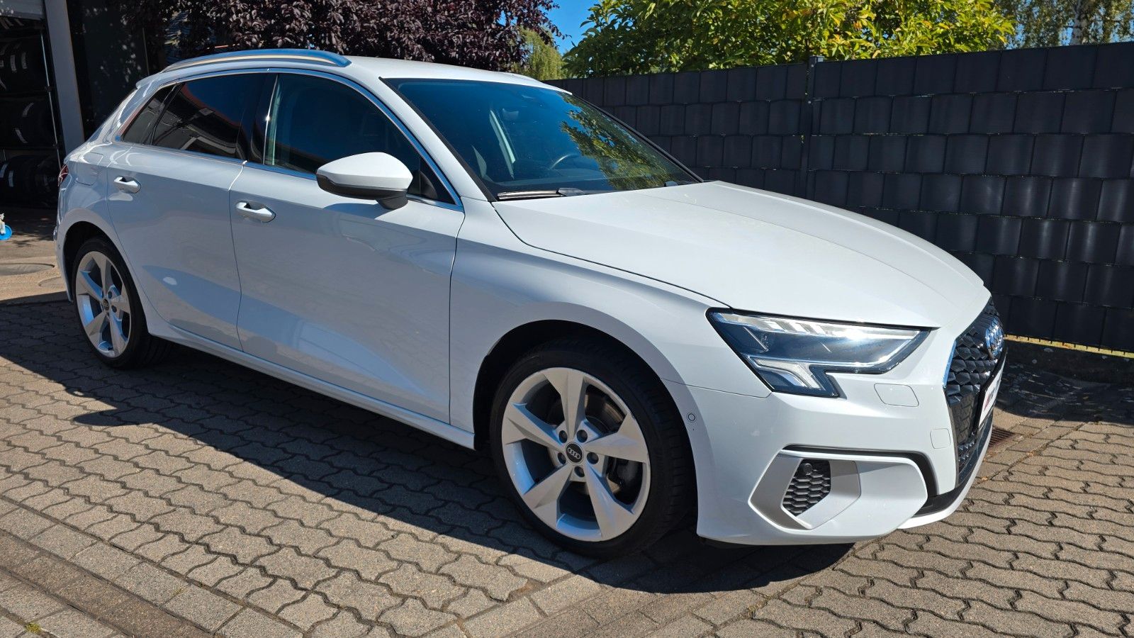 Audi A3 Sportback 40 TFSI e* Sitzh*AHK*Klima*Temp