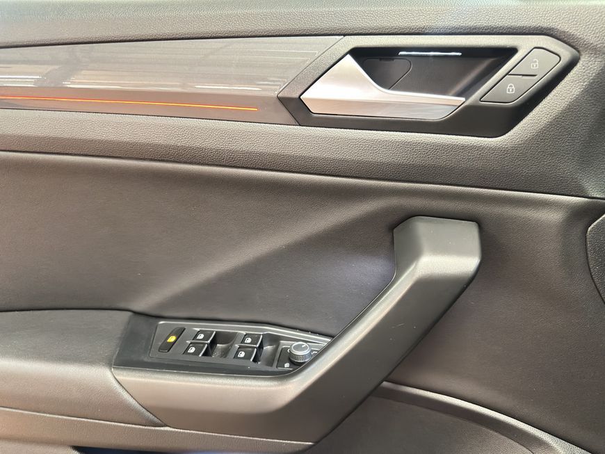 Volkswagen T-Roc 2.0 TSI 4MOTION - Samsaru's Car Outlet