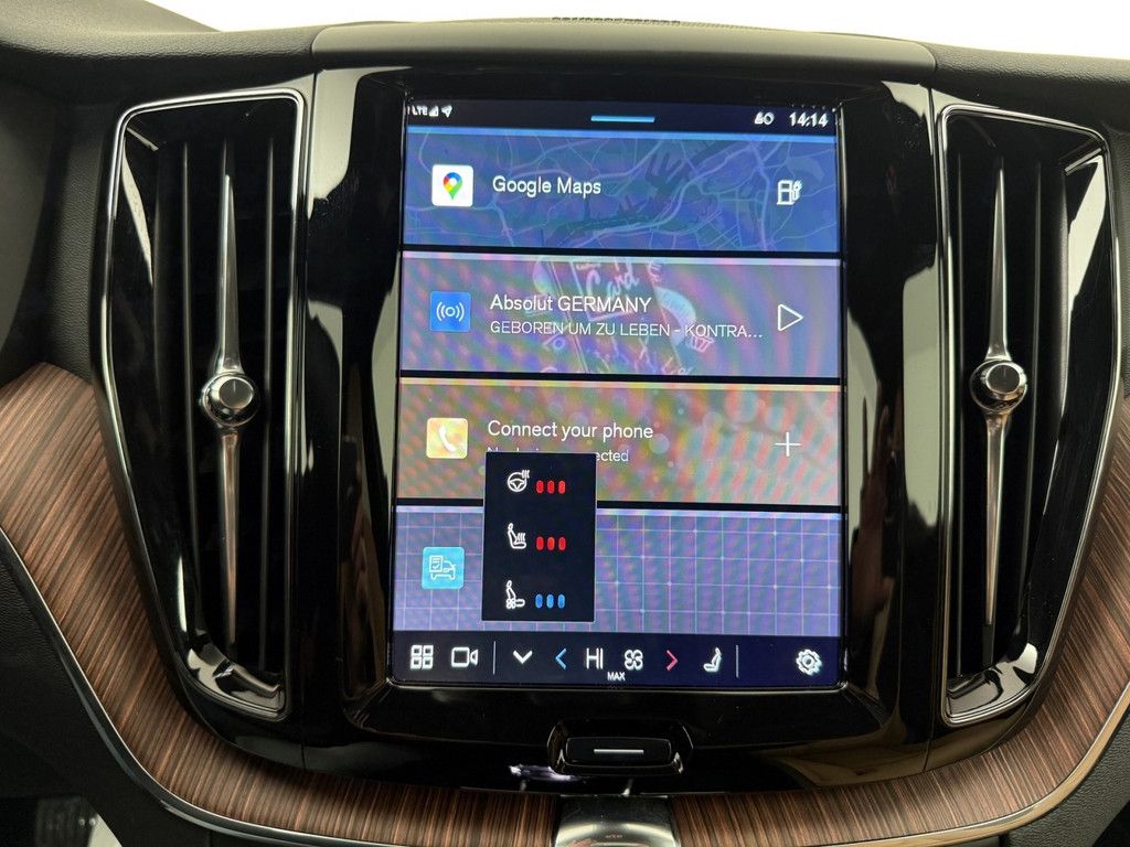 Volvo XC60 T6 Plus Dark Recharge Plug-In Hybrid AWD