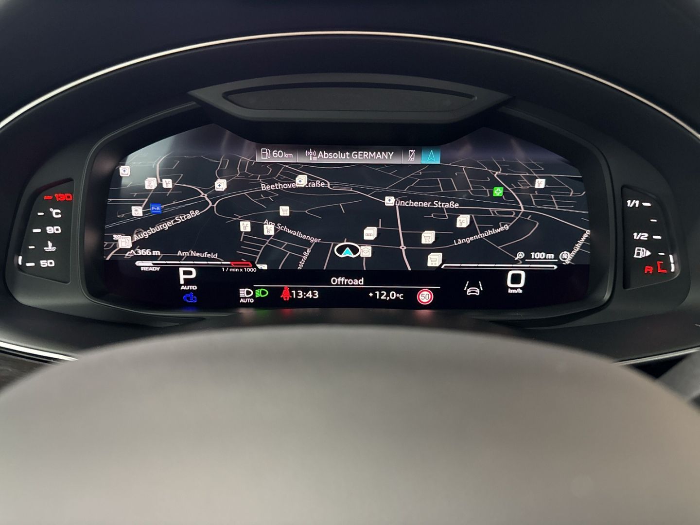 Audi RSQ8 qu tiptro 360°+AHK+HuD+Keramik+Pano+Sthz