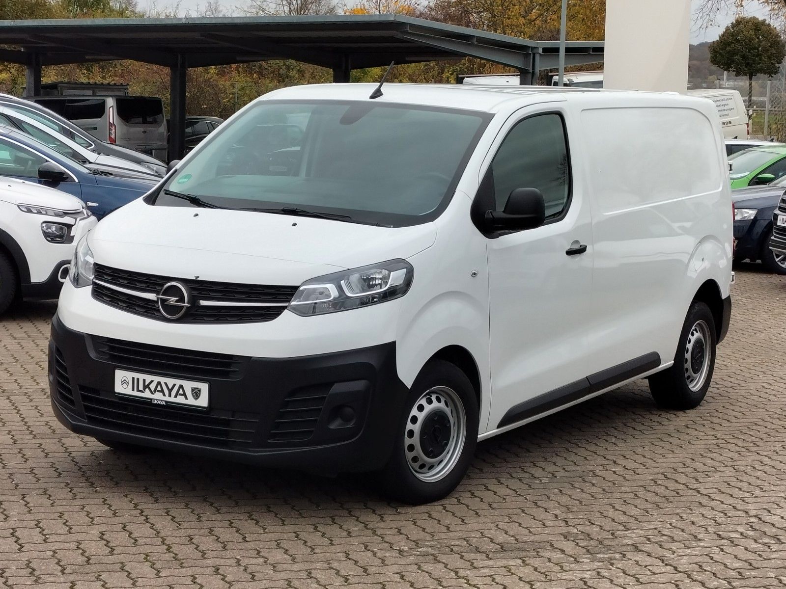 Opel Vivaro Kasten Edition M - Samsaru's Car Outlet