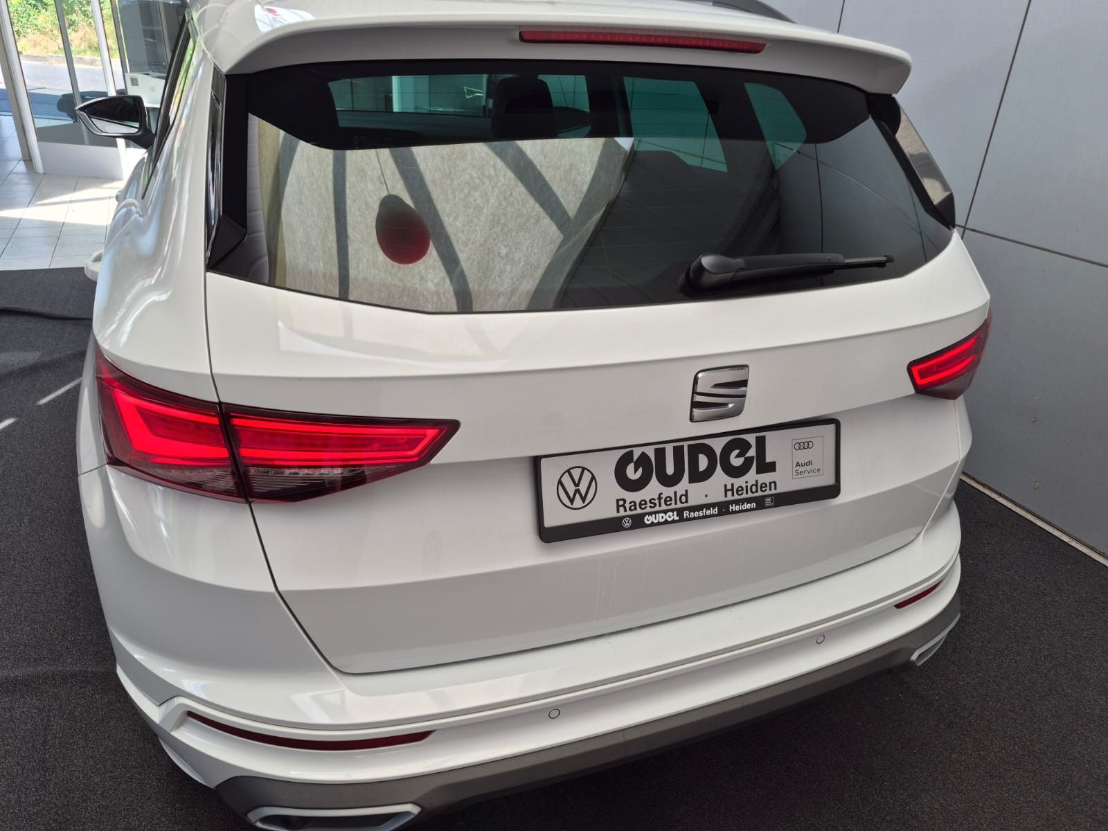 Seat Ateca FR 2.0 TDI DSG AHK Beats Kamera ACC SideA.