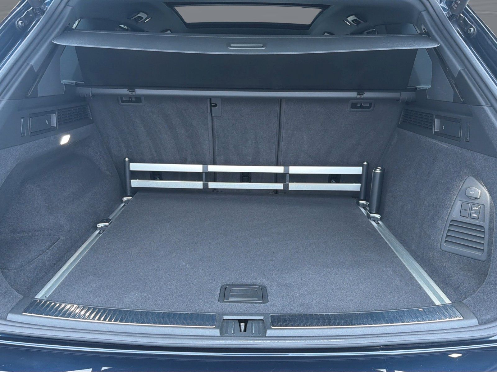 Volkswagen Touareg TDI 4Motion R Line 21" DYNAUDIO SD LEDER