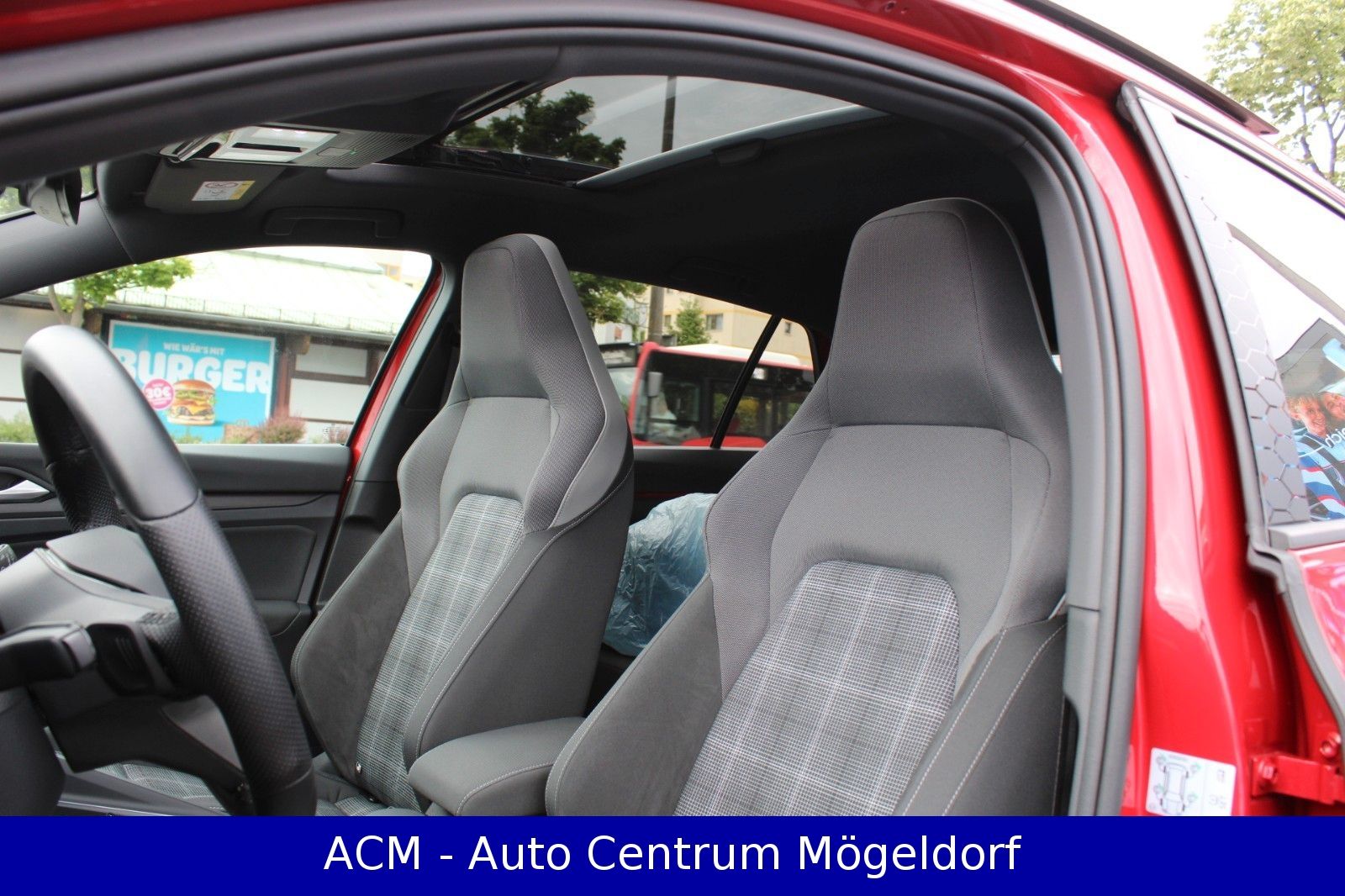 Volkswagen Golf VIII 2.0 GTD - Samsaru's Car Outlet