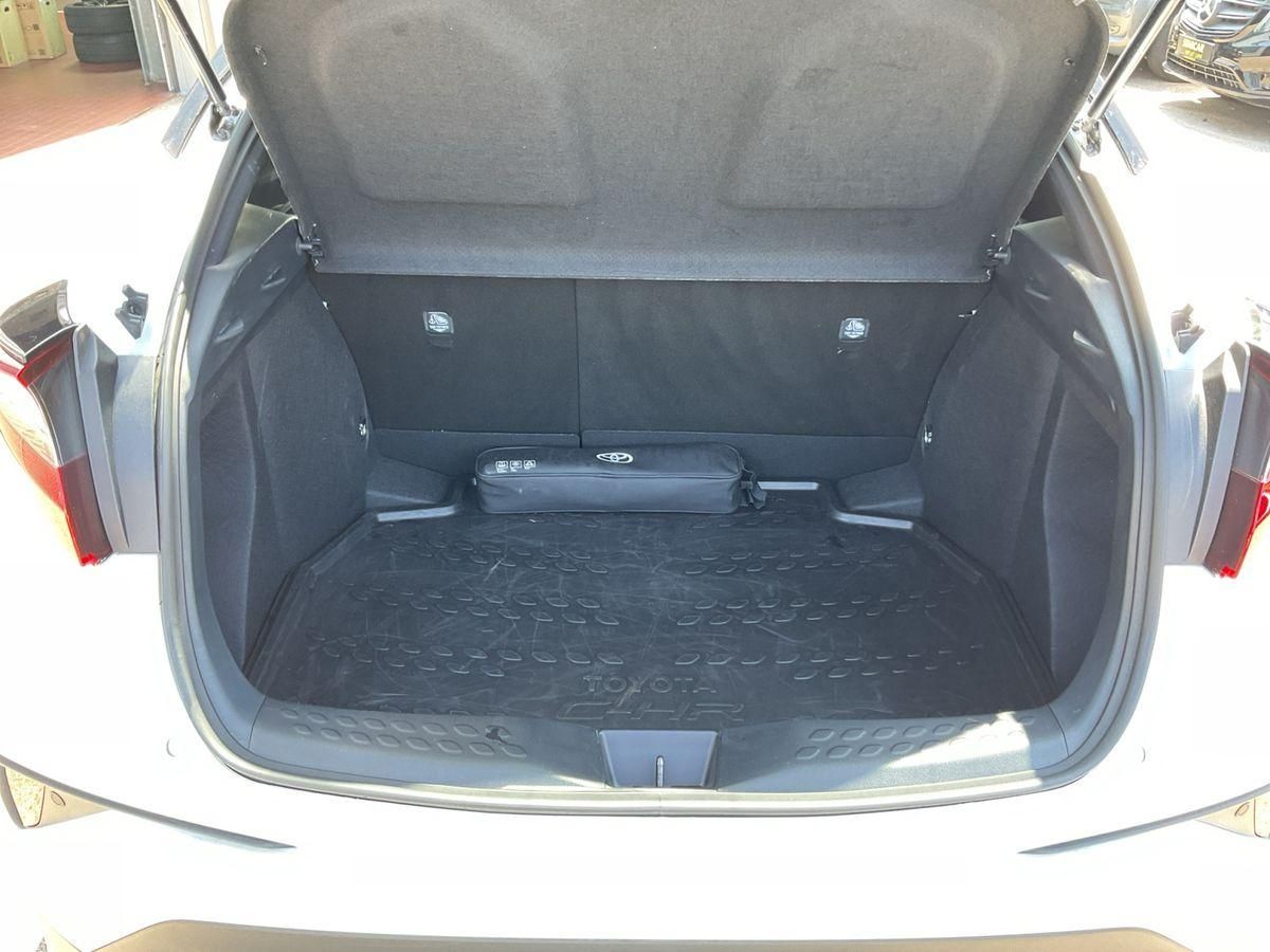 Toyota C-HR HYBRID - Samsaru's Car Outlet