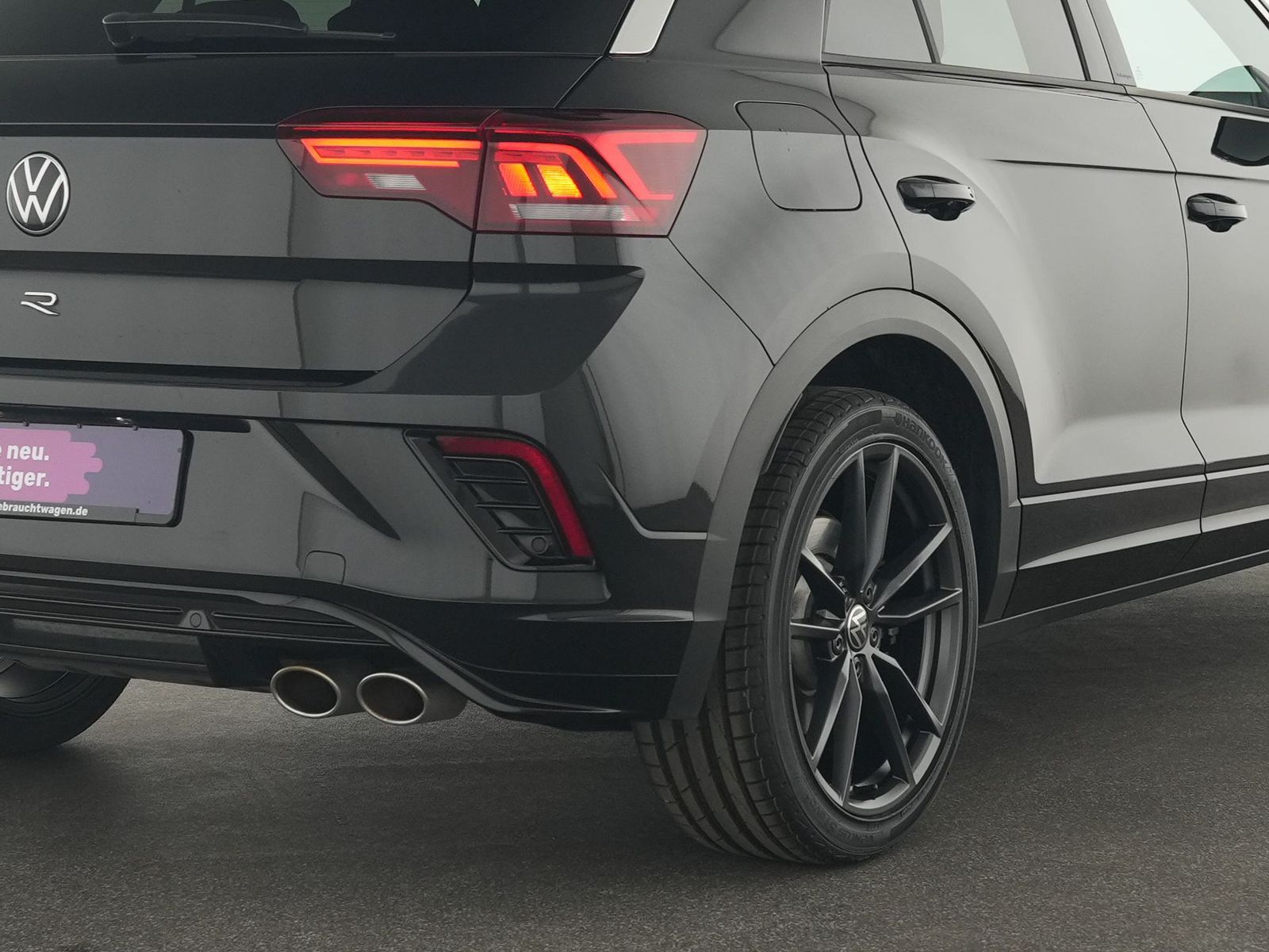 Volkswagen T-Roc R - Samsaru's Car Outlet