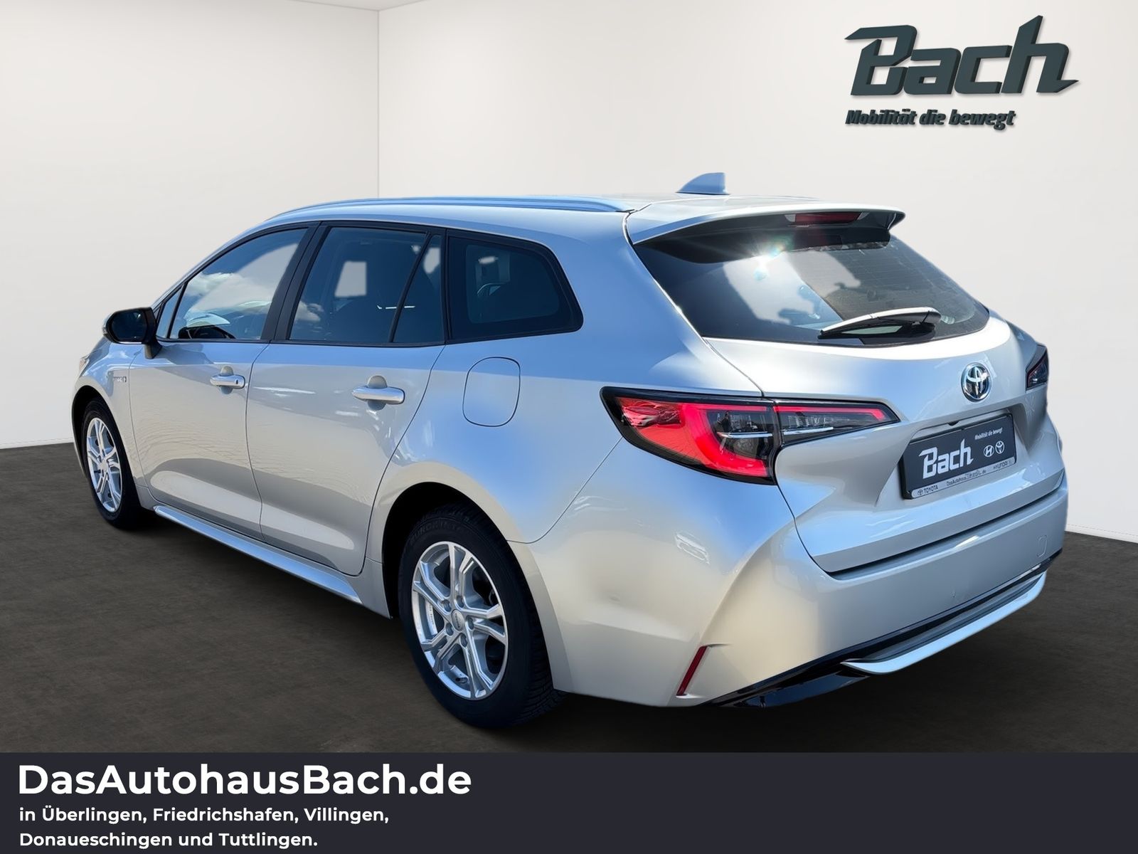 Toyota Corolla Touring Sports 2.0l Hybrid Business - Samsaru's Car Outlet