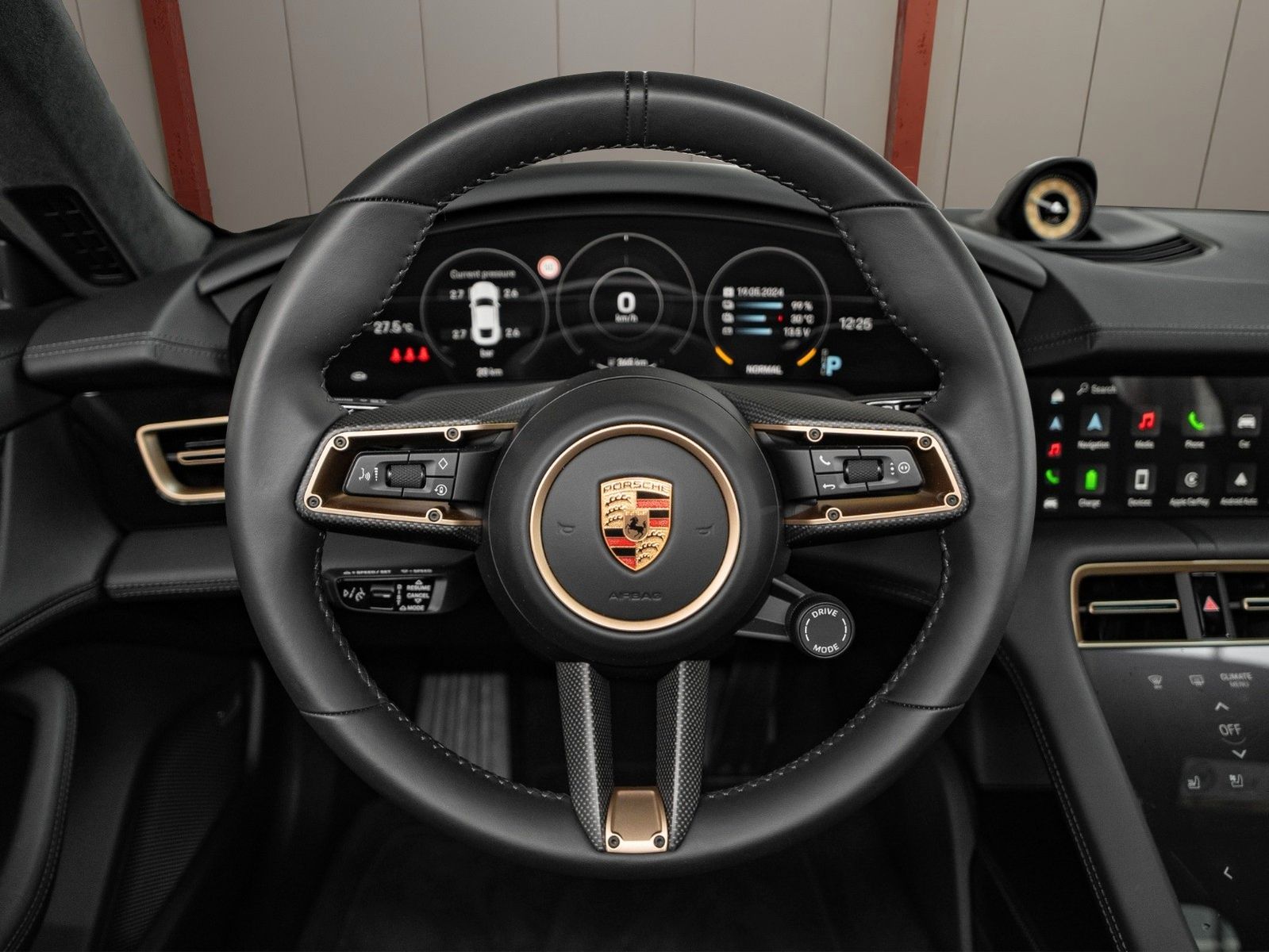 Porsche Taycan Turbo S WARRANTY°MATRIX°VENT°PANO°BOSE°