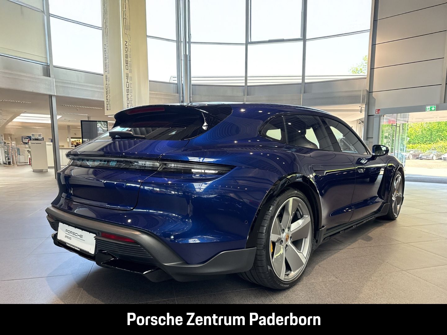 Porsche Taycan Turbo S Cross Turismo Burmester Panorama