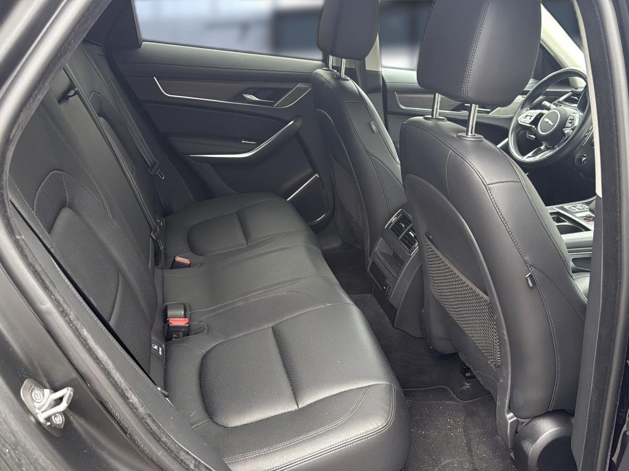 Jaguar F-Pace D300 AWD SE ACC Black-Pack
