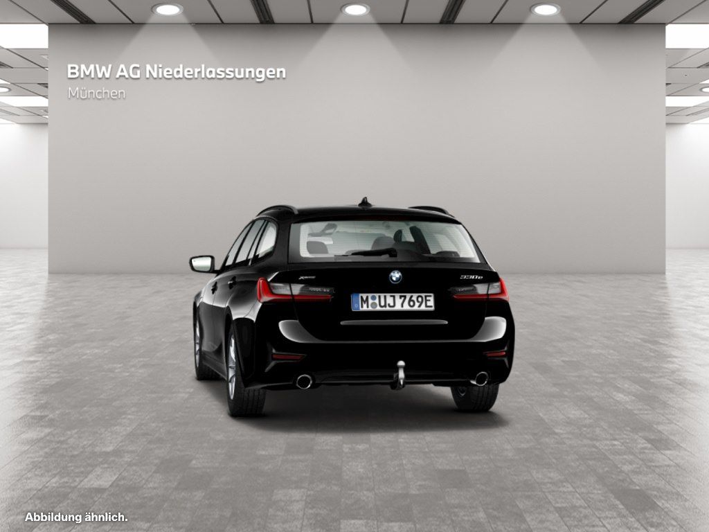 BMW 330e xDrive Touring - Samsaru's Car Outlet