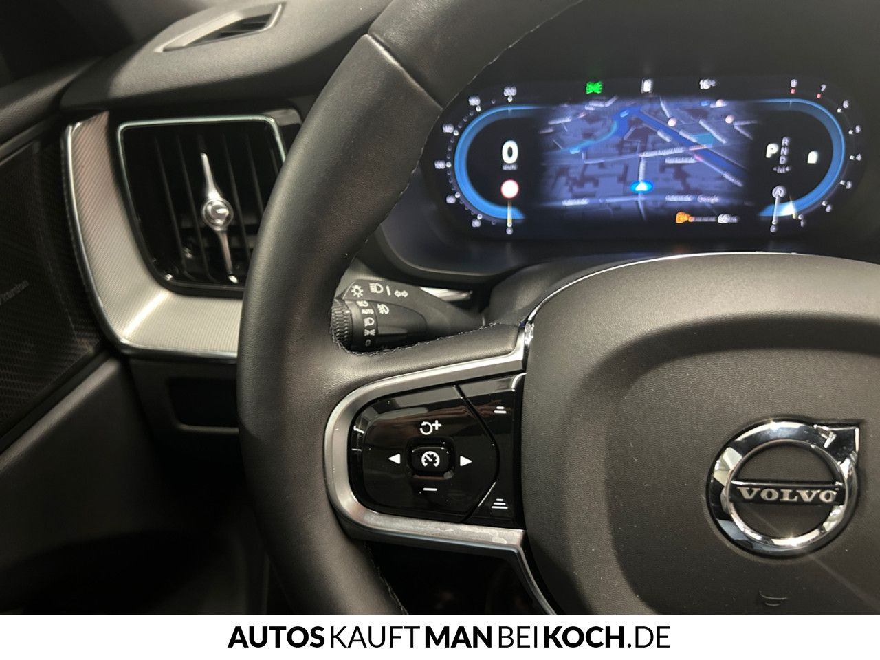 Volvo XC60 B5 AWD Plus Dark ACC BLIS AHK 4SHz VLED H&K