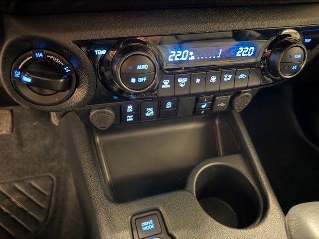 Toyota Hilux 2.8 D4D INVINCIBLE AUTOMATIC 360° CAMERA