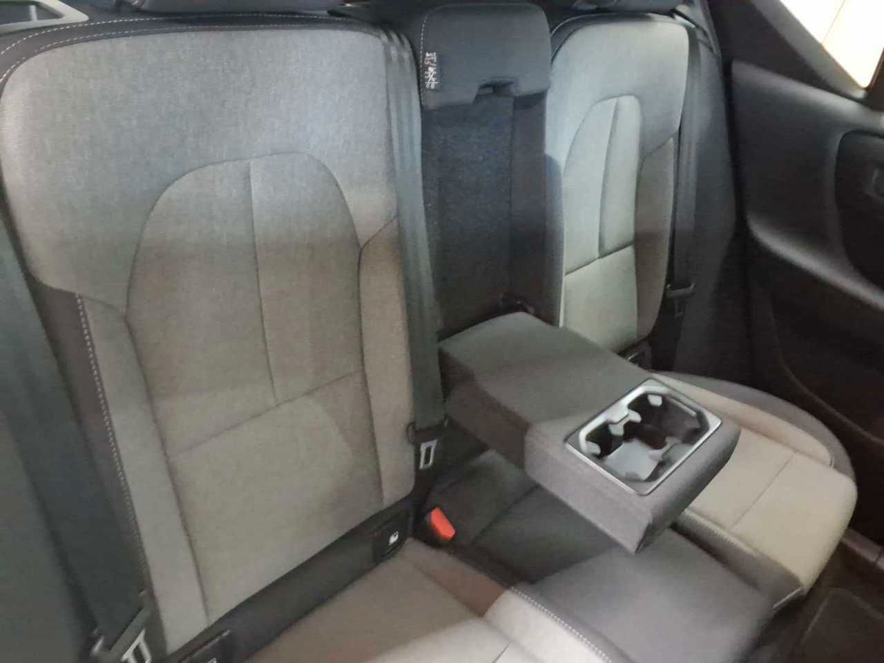 Volvo XC40 T4 Recharge DKG Plus Bright AHK 19"