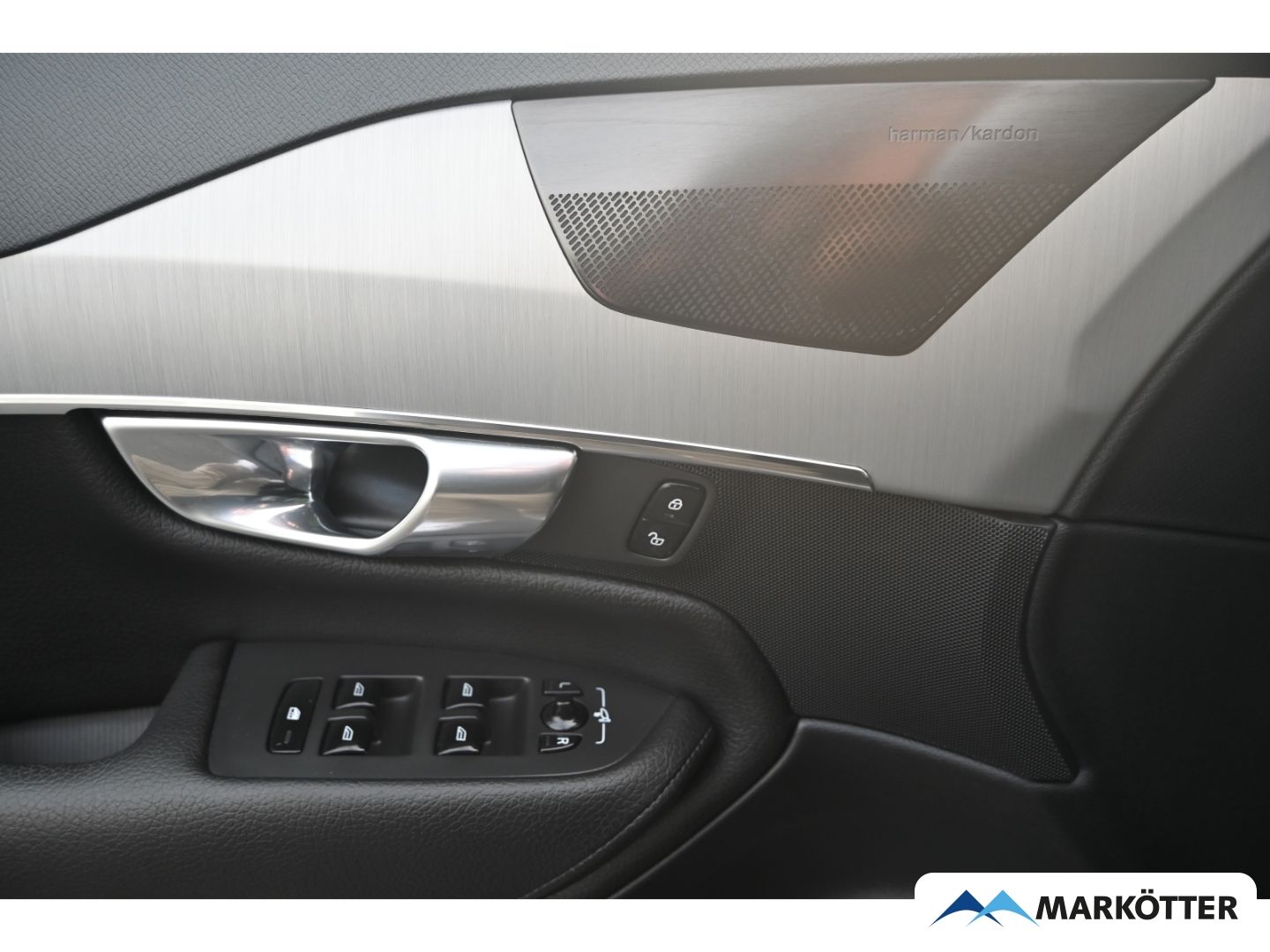 Volvo XC90 B5 AWD Momentum Pro/AHK/ACC/H&K/LenkradH/20